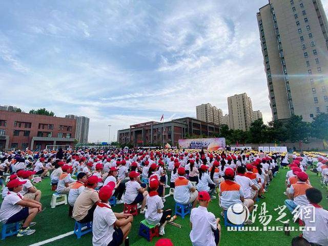 浐灞二十六小举行第八届校园艺术节暨庆61表彰大会