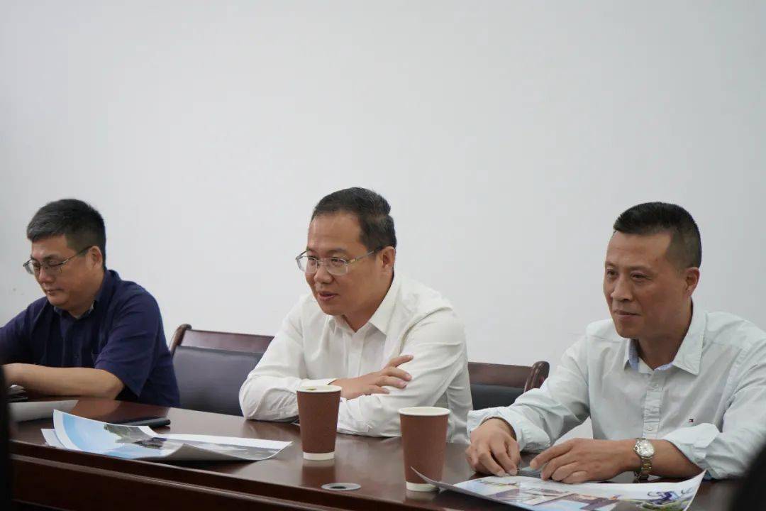 金朝辉对胡海帆校长的到来表示欢迎.