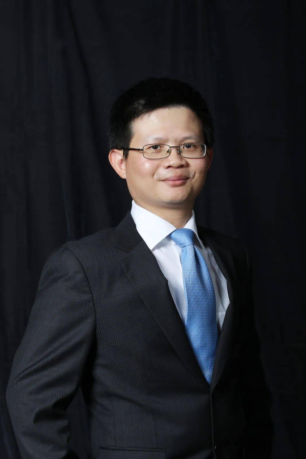 助理教授邱鹏嘉曹毅教授于2018年9月加入香港中文大学(深圳)经管学院