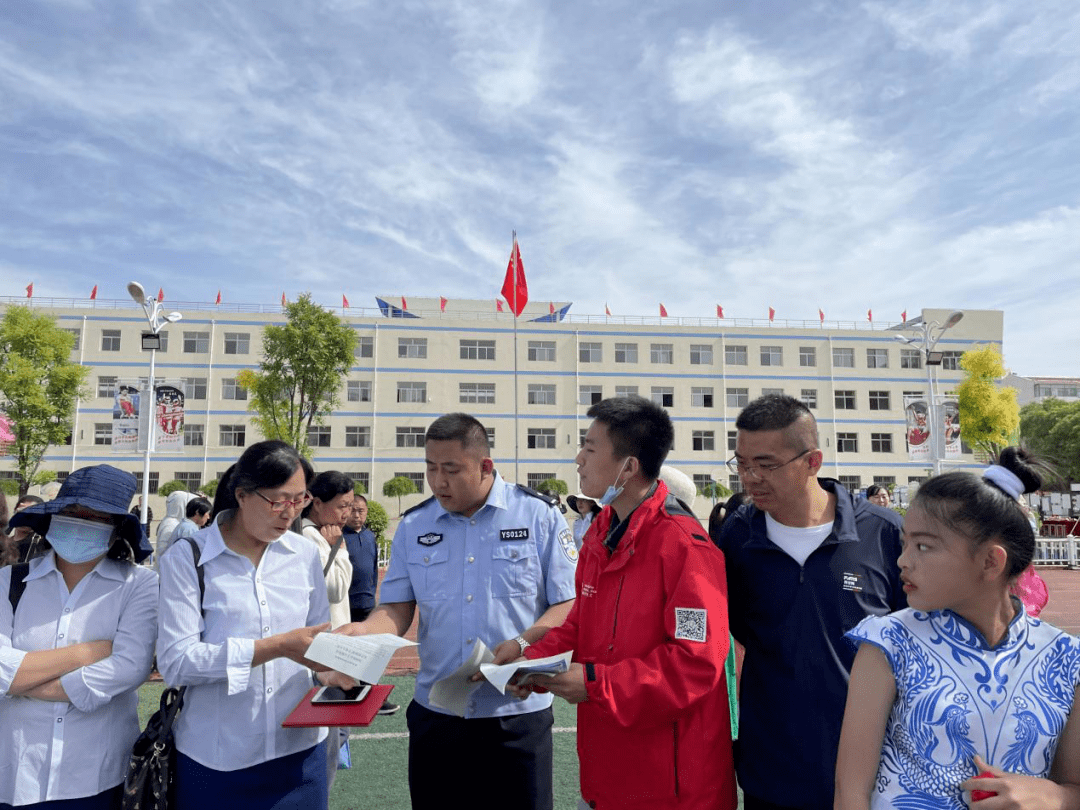 在榆社縣東昇小學開展了