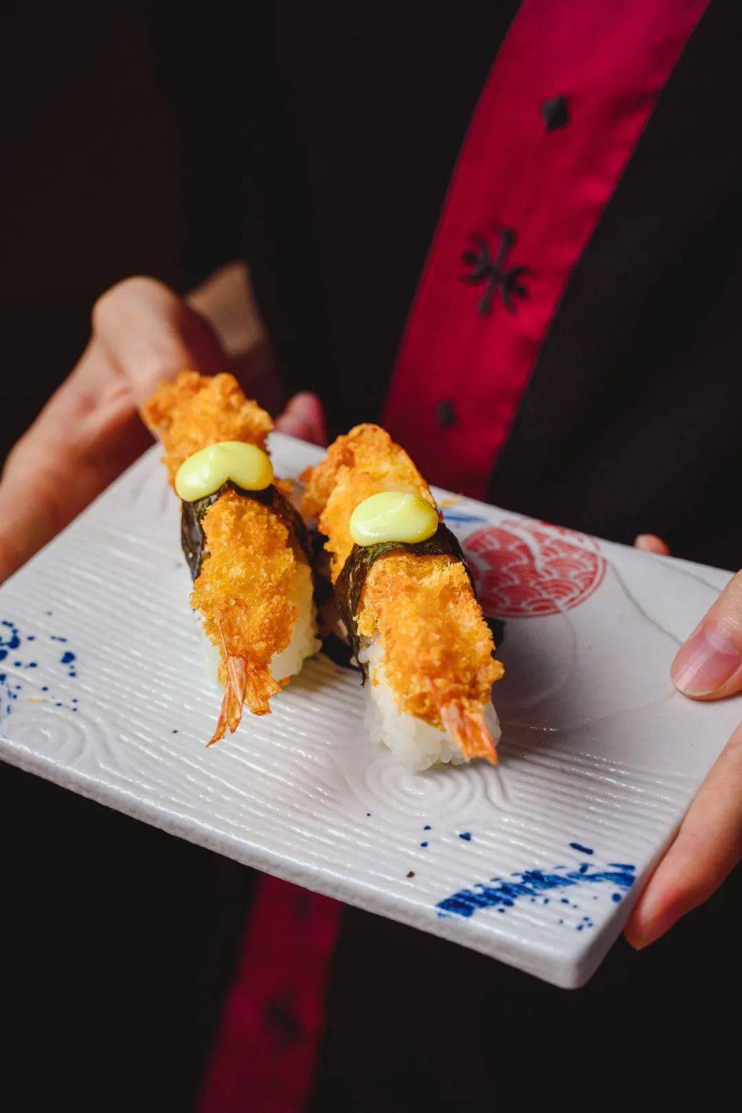 酥脆香口的棒棒虾寿司,是寿司达人们的其中一道挚爱.