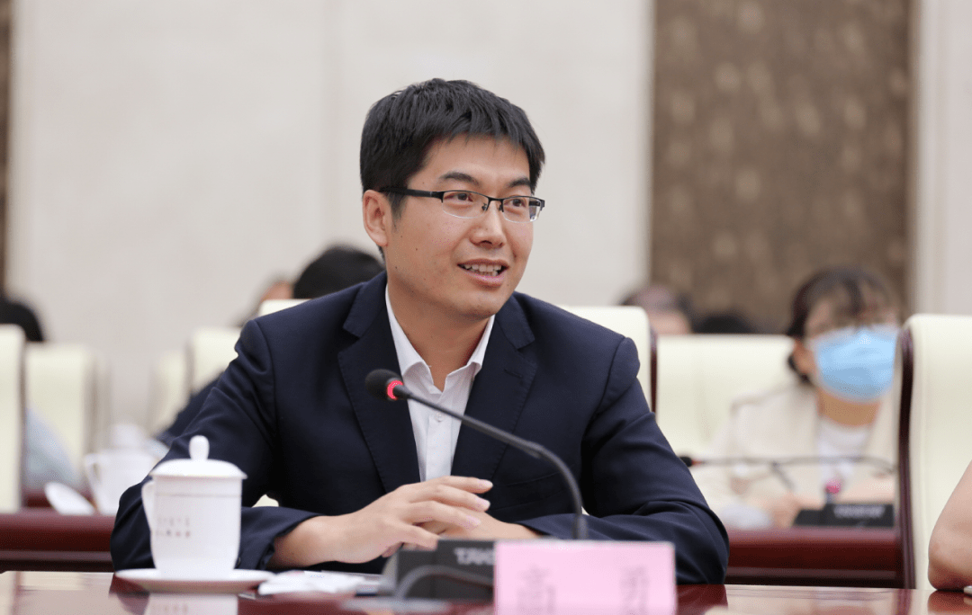 自治区人大常委会机关召开青年干部党史学习教育座谈会