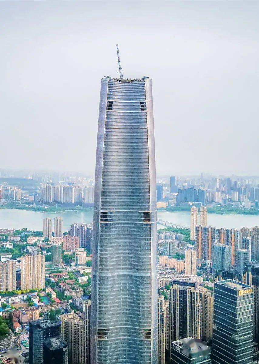 武汉400米高楼图片