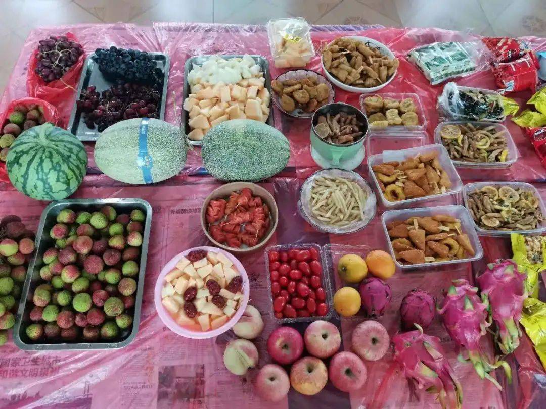 教育宣传月】"稚趣食光, 美味童享"--向阳中心幼儿园六一美食分享会