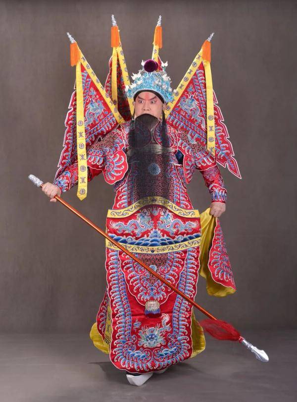 京剧老生杜镇杰:用心把人物演"活"