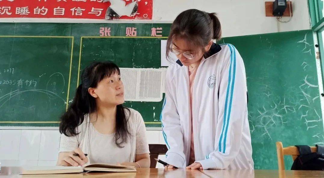 烛心向党丨师心匠意育桃李笔酣墨浓写春秋隆昌七中优秀教师展播