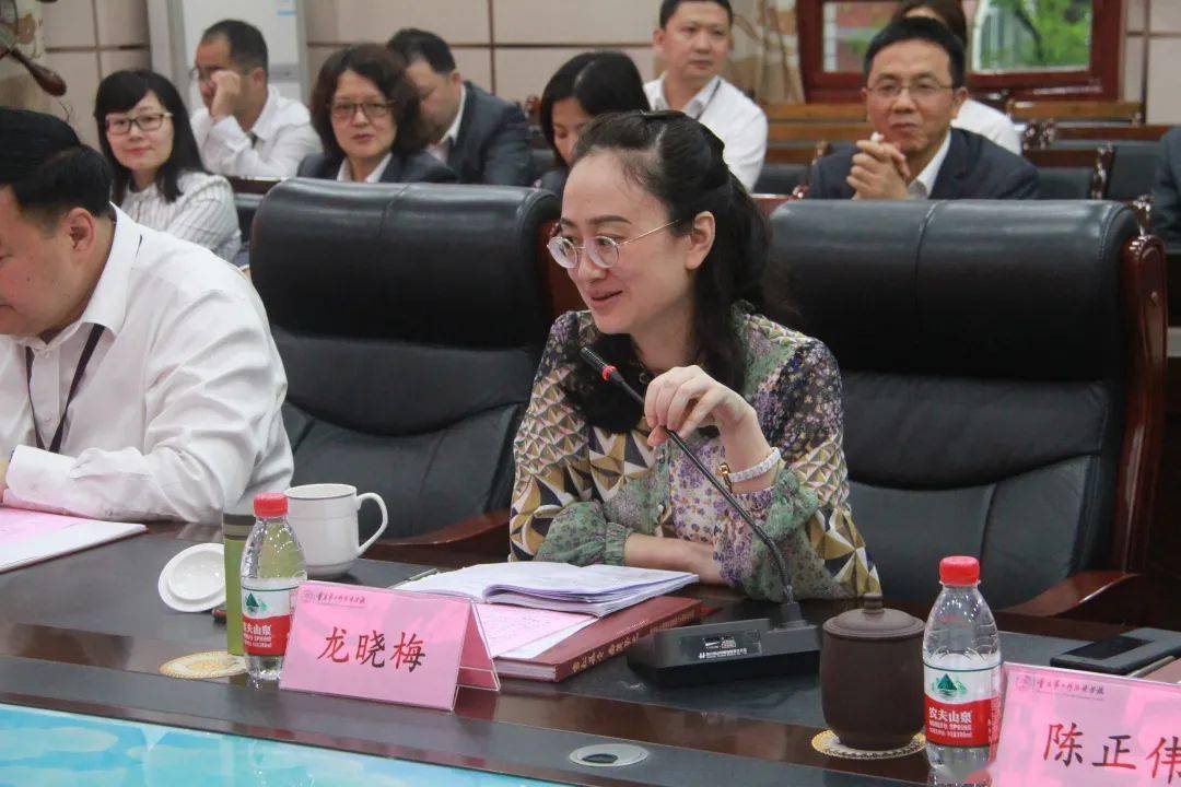 龙晓梅指表示,南岸区教委将全力支持重点项目落地,进行实实在在的工作