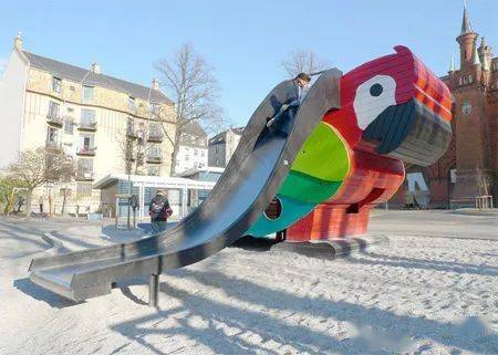 设计师耐人寻味的滑梯设计造型太有趣了滑起来一定很刺激