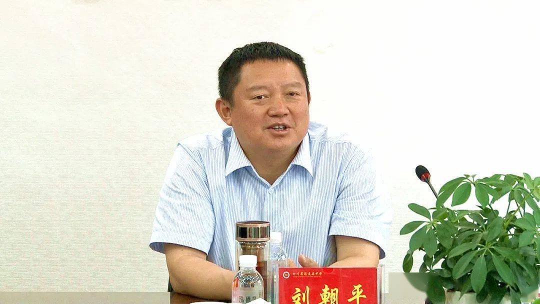 刘朝平谢晓丹到筠连中学检查指导高考准备工作