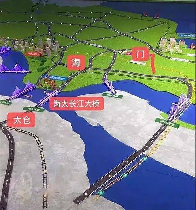 公路,轨道三管盾构隧道方式穿越长江(包括2条公路隧道和1条铁路隧道)