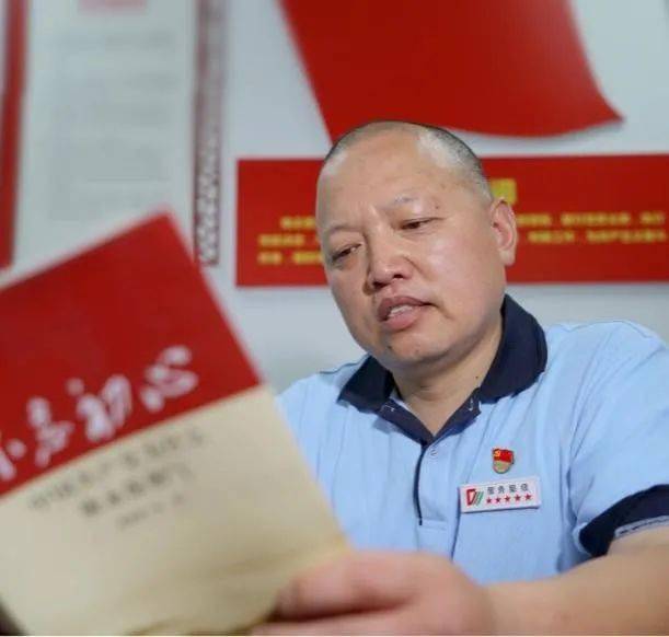 成都公交6名职工荣获成都工匠荣誉称号67