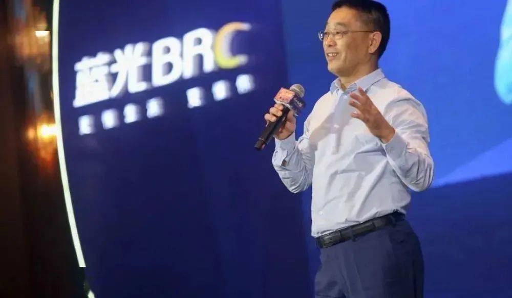 杨铿和上市公司做切割6795后杨武正接任蓝光发展董事长