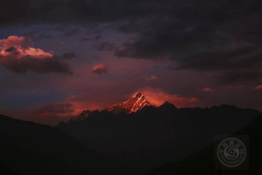 喜马拉雅山脉介绍 acbea8f0637643f19c663f30ad7270a7.jpeg