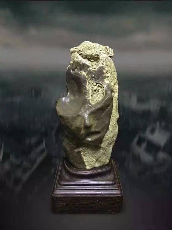 为什么有些奇石专家收藏理论强自己却没几个精品石头