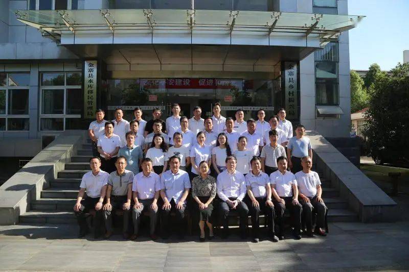 汪洪涛在揭牌仪式上对县乡村振兴局的挂牌表示热烈祝贺,要求新成立的