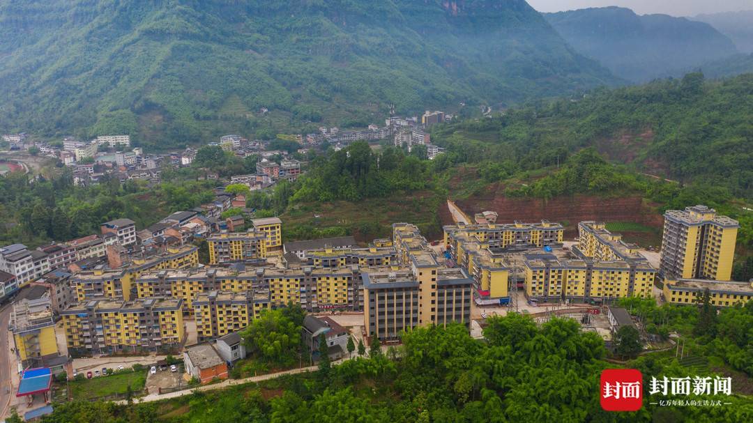 以"安居"为要 四川宜宾屏山龙华镇踏出易地搬迁新区治理好路径