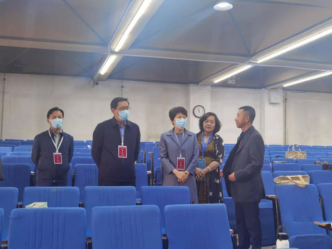 市政府副市长城西区委书记张爱红一行巡检高考工作