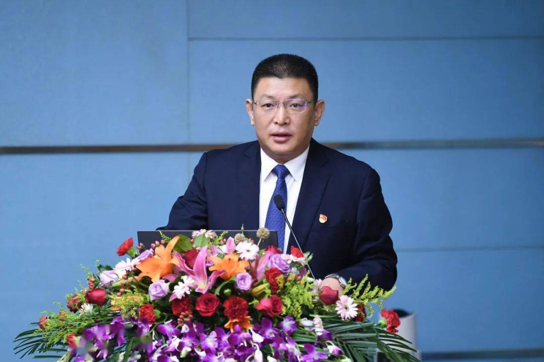 研究院院长宋永平,党委副书记徐红伟,党委委员李红乐,总药师张文周