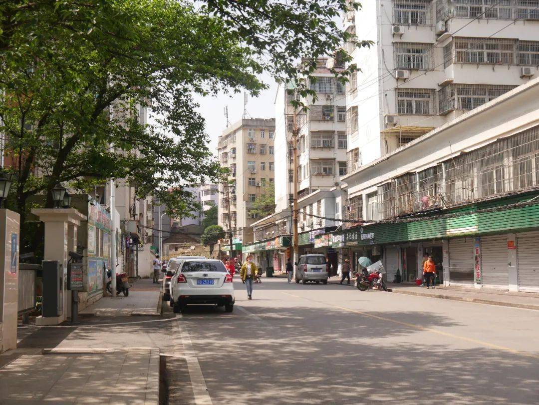 曝光大冶这条街店铺半数没名字每天只开几小时却火了很多年