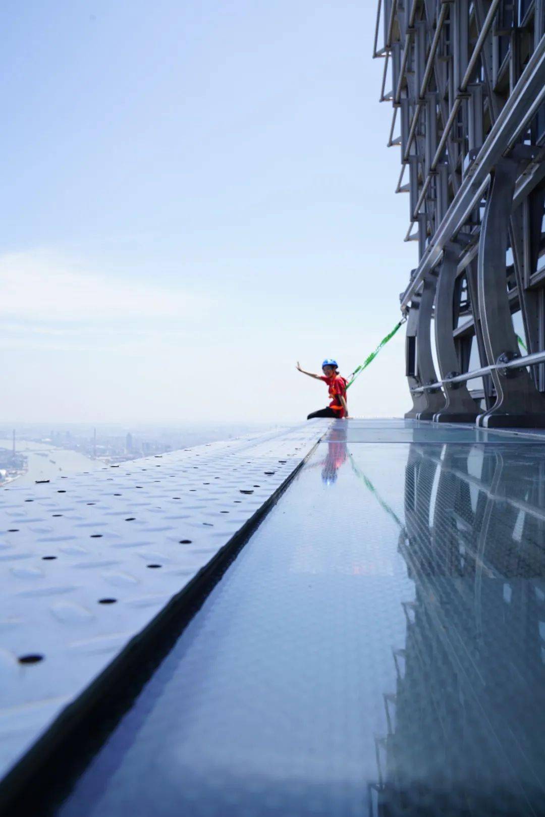 金茂云中漫步2021最值得挑战的项目战胜恐惧的同时发现自我俯瞰魔都