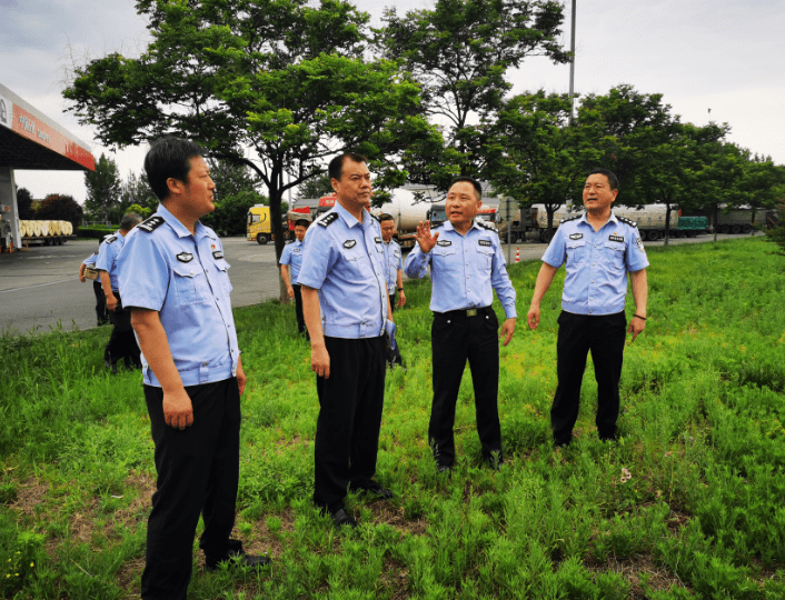 张荣)6月9日,市交警支队党委委员,副支队长李朝阳,支队党委委员,高交