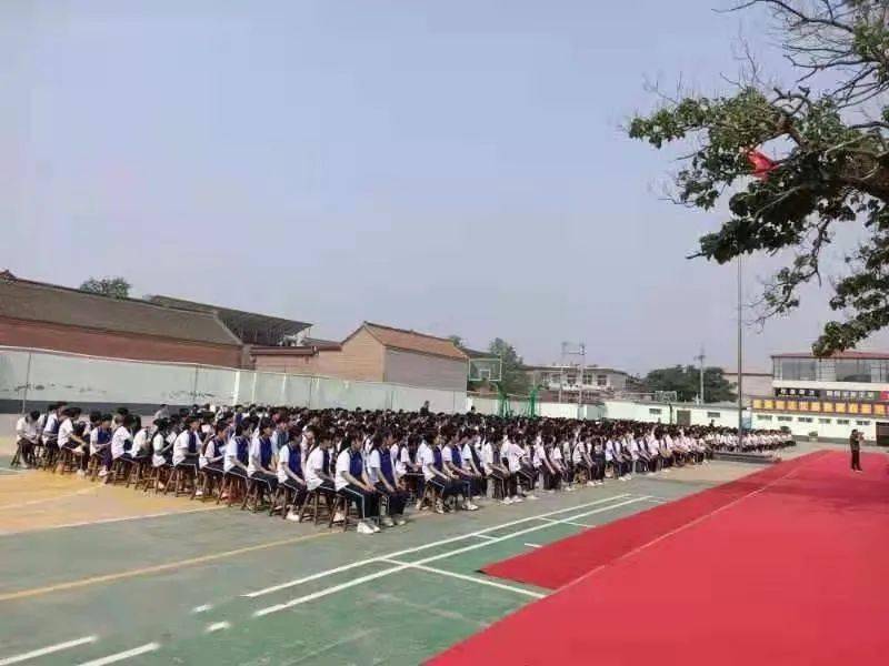 冒着夏日炎热,奔赴50里的永年区第八中学,八中近2000人老学生,带激动