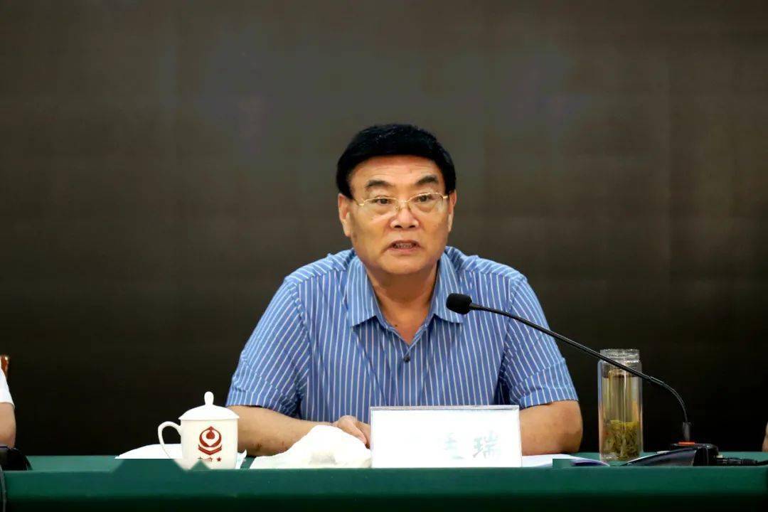 颜廷瑞对莒南老促会工作给予充分肯定,并要求莒南老区建设促进会要