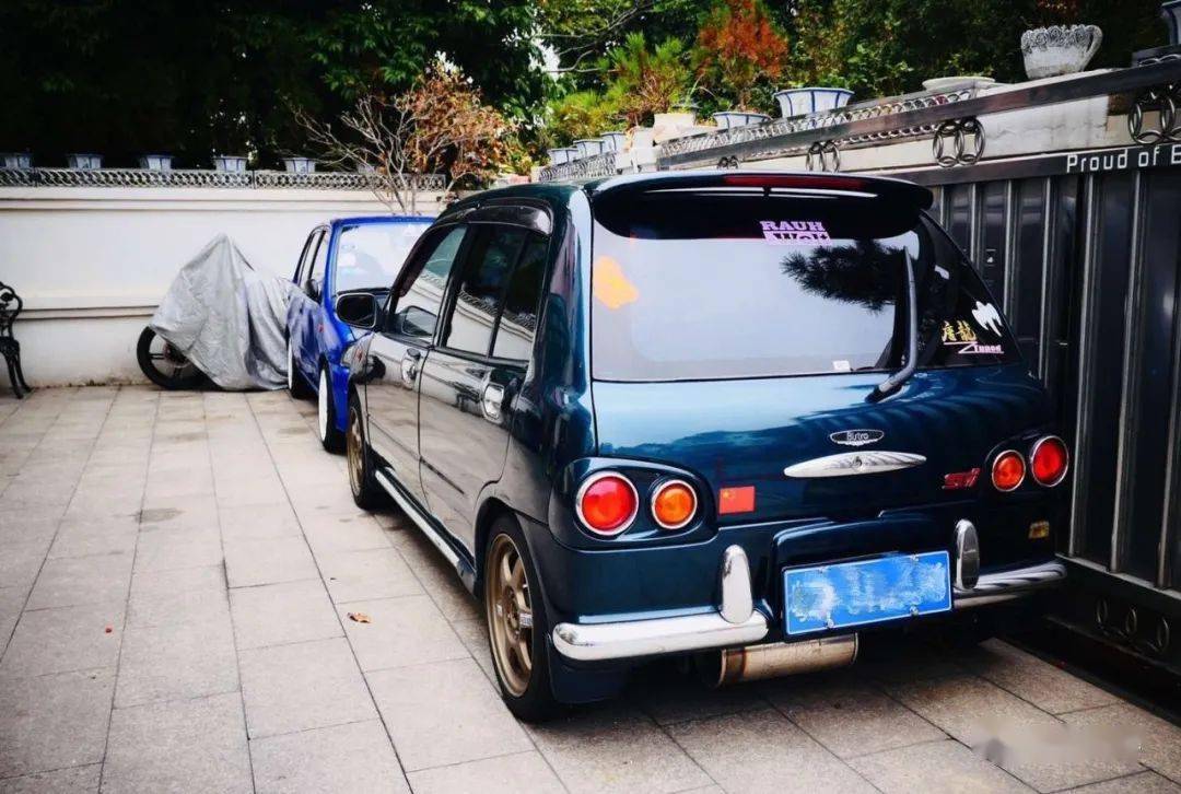 唐龙名车鉴赏经典jdm篇最袖珍的复古情怀小玩具斯巴鲁viviobistro车型