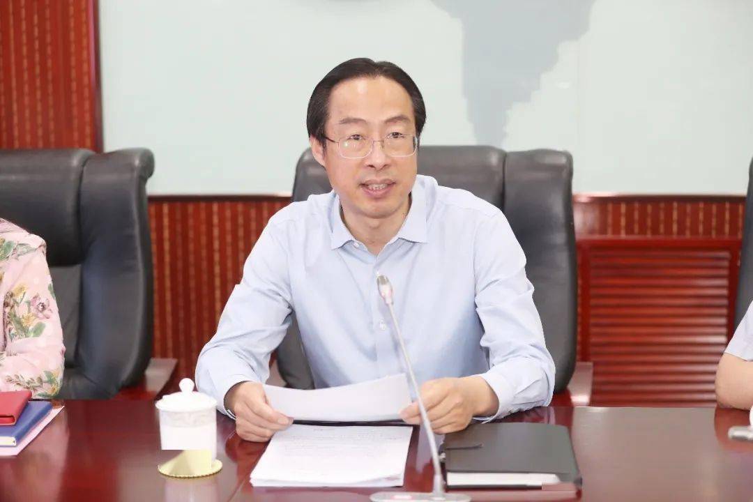 北语召开2021届毕业生就业工作推进会_倪海东