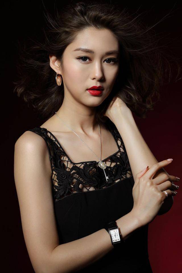 二胎后首现身tvb花旦岑丽香为健康不急瘦身因喂母乳而不够睡