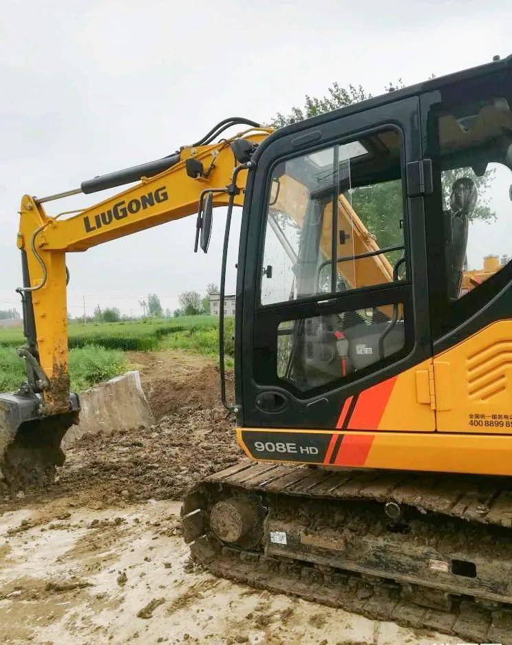柳工挖掘机,这才改变了我对国产车传统的看法,我驾驶的一款柳工908ehd