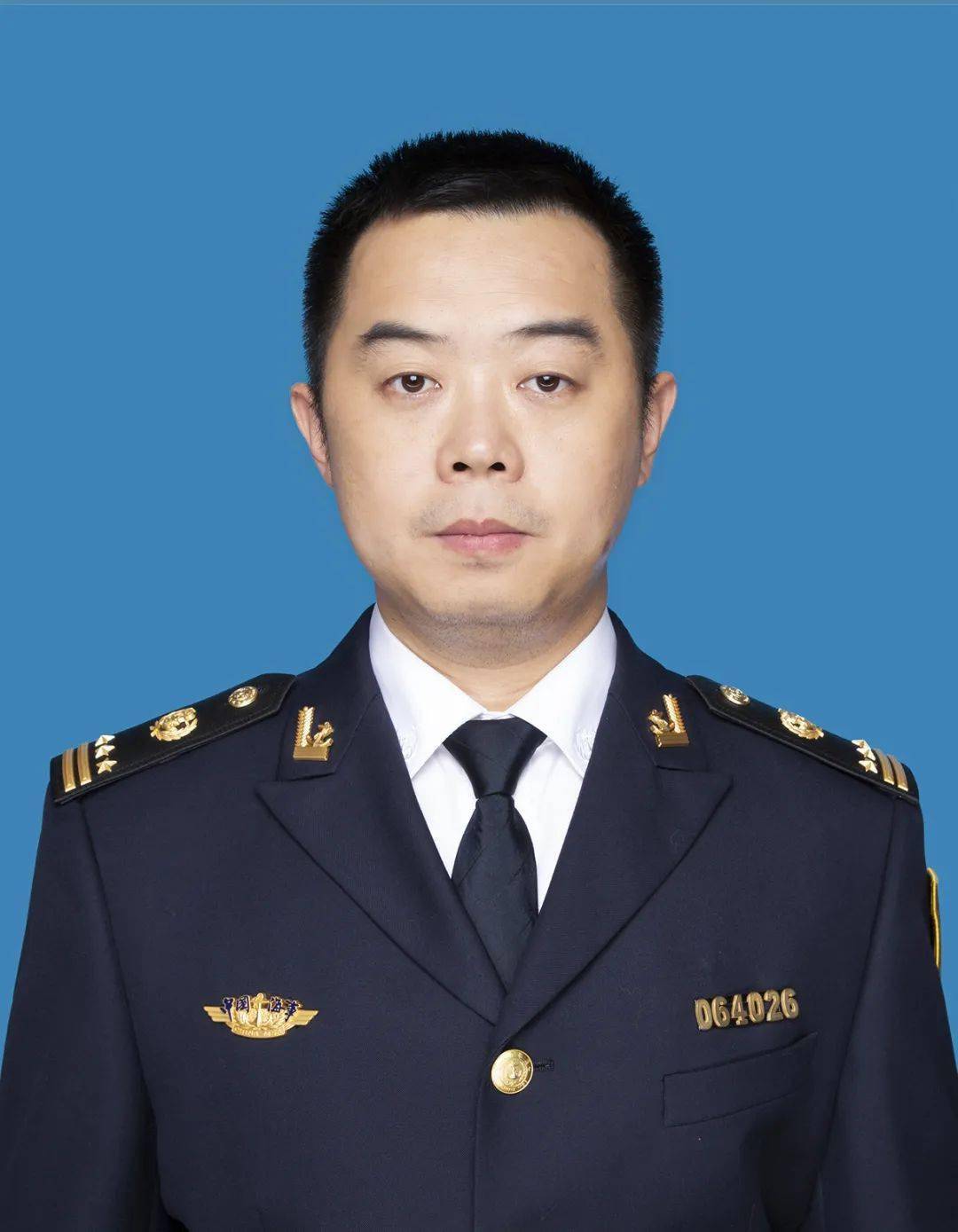 百优事迹展播融合发展的行家里手吴向波