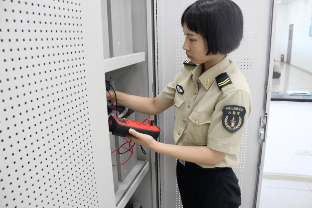 英姿飒爽芳华绽放女兵应征报名就要开始啦