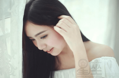 梦之吻,解析梦中男生轻触额头的深层含义 梦之吻,解析梦中男生轻触额头的深层含义