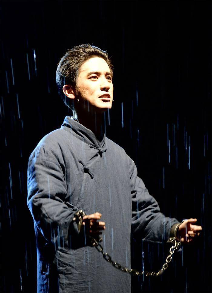 “左联五烈士”殷夫诞辰111周年,话剧《铸诗成剑》演绎“以笔为戈”_革命