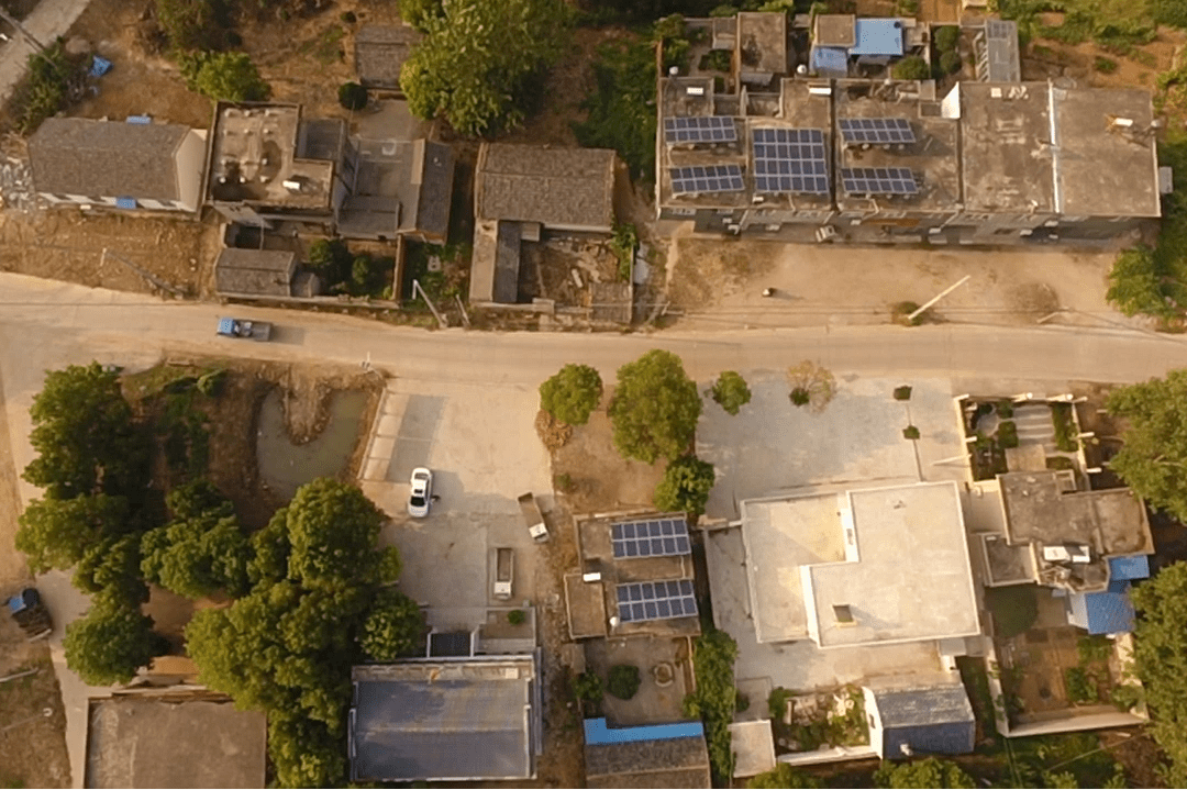 华光社区位于桥头集镇东南一隅,三面环山,南有羊子山,白马山,西有马龙
