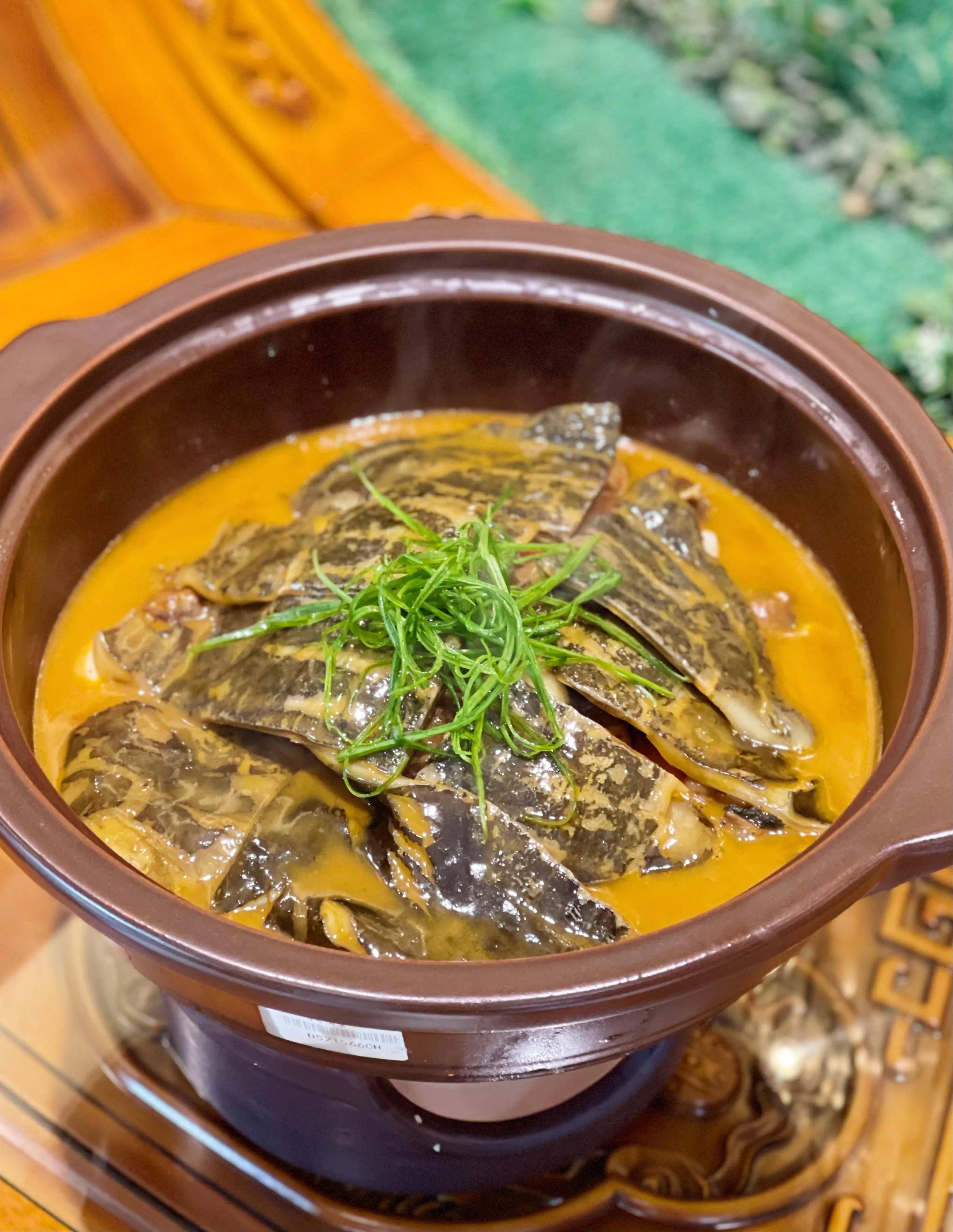 甲鱼粉丝蒸帝王蟹腿金汤小米辽参潇湘府人均消费120左右,王老板想升级