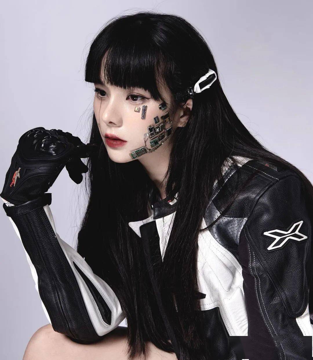 你的二次元老婆闯入现实了这些人造人竟比真人还辣还美