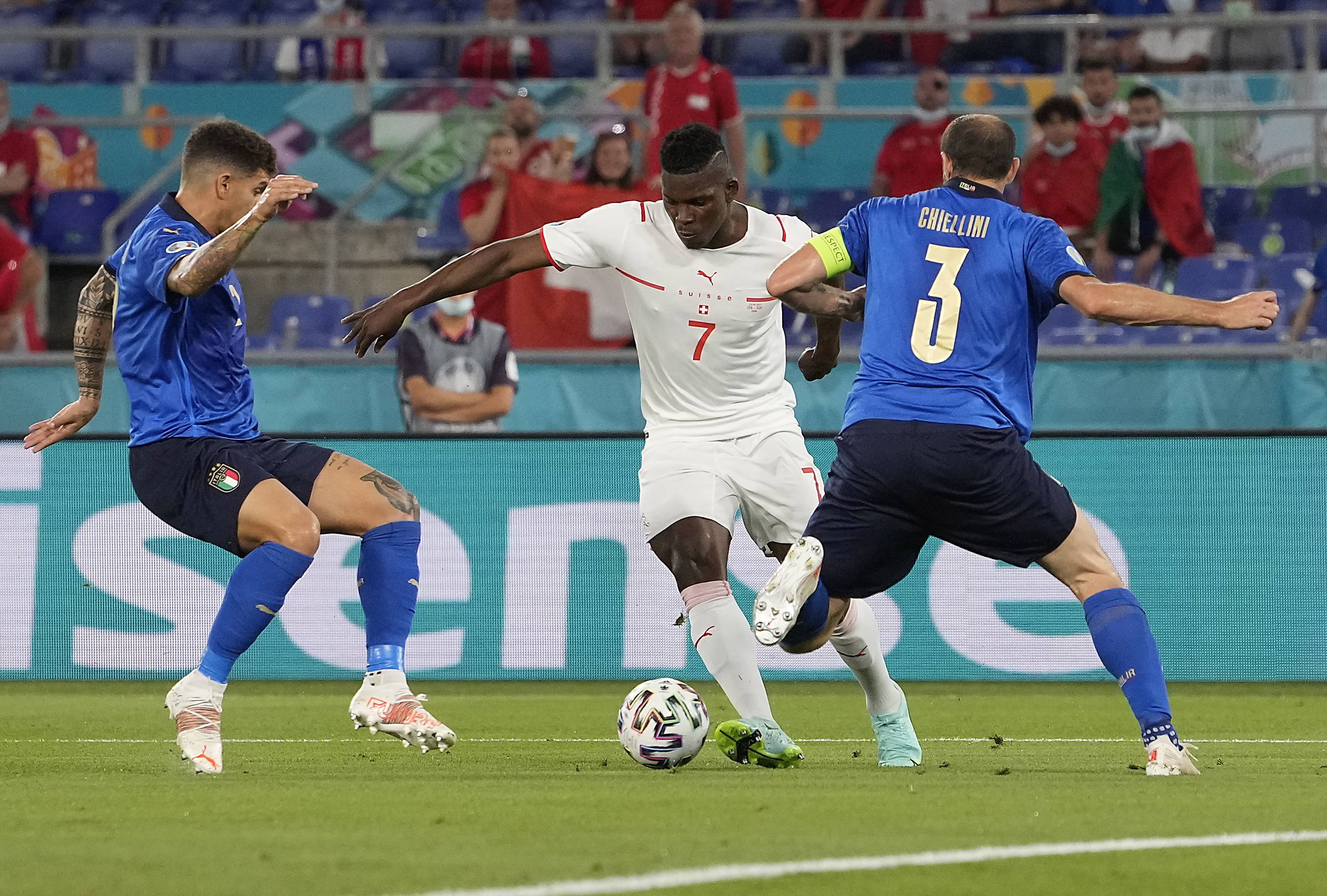 足球——欧锦赛:意大利胜瑞士