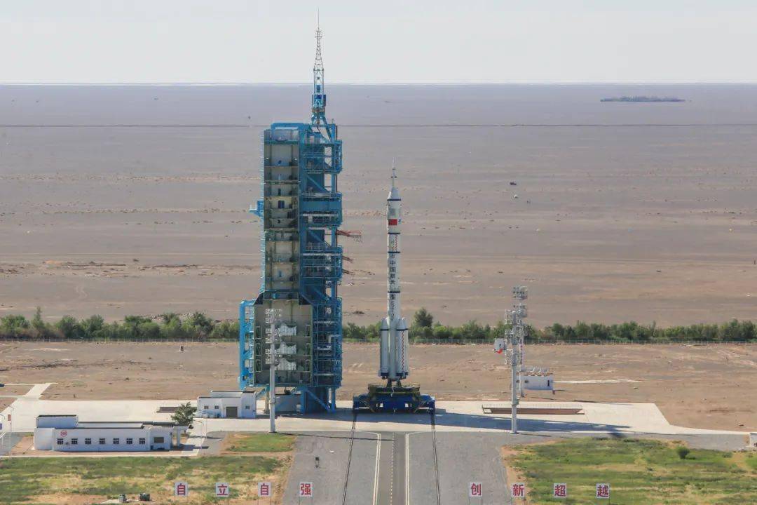 运载火箭|多图直击 | 神舟十二号载人飞船发射成功，空间站迎来首批“入驻人员”