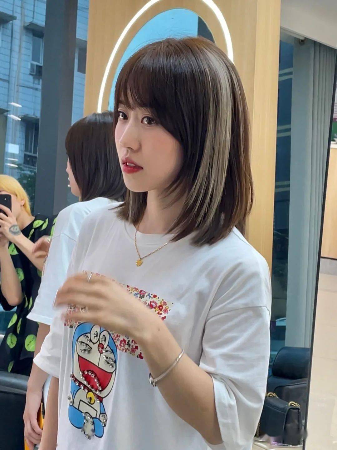 最近流行的发带 a1e5270b70464175abbcb79aecddca67.jpeg