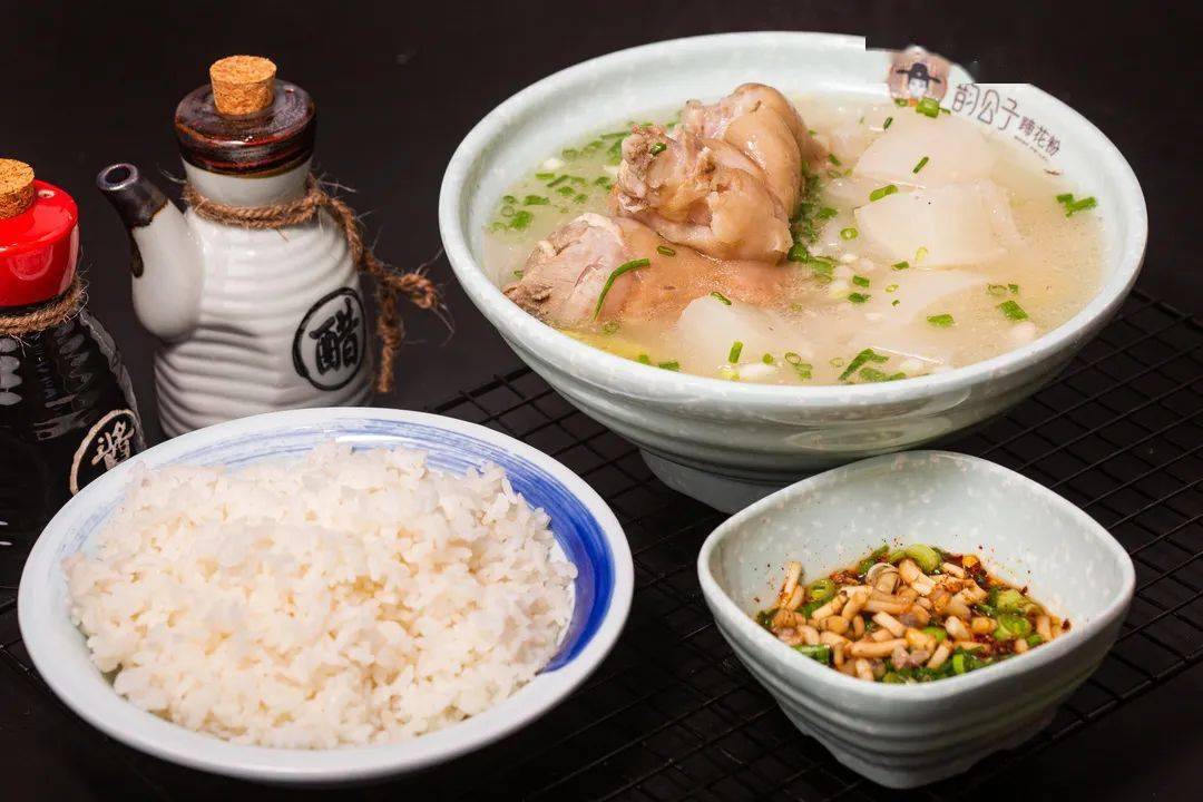 嗦粉大佬看过来连续12天88元吃蹄花粉正宗遵义蹄花粉贵阳店惊喜开业啦