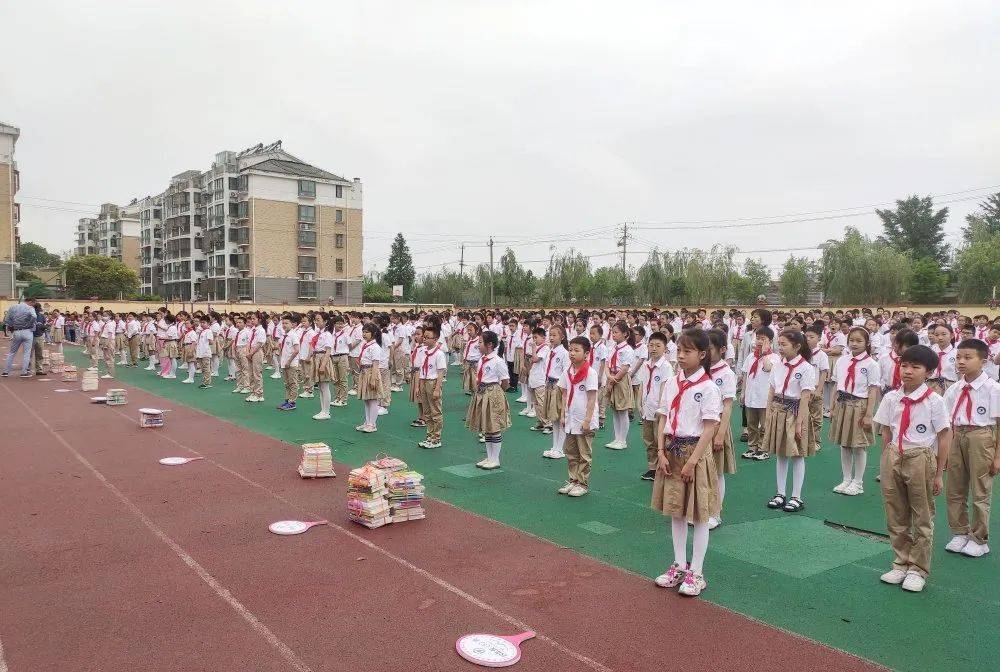 相信这些承载着满满爱意的书籍,将为大丰"梦想小屋"送去幸福路学子的