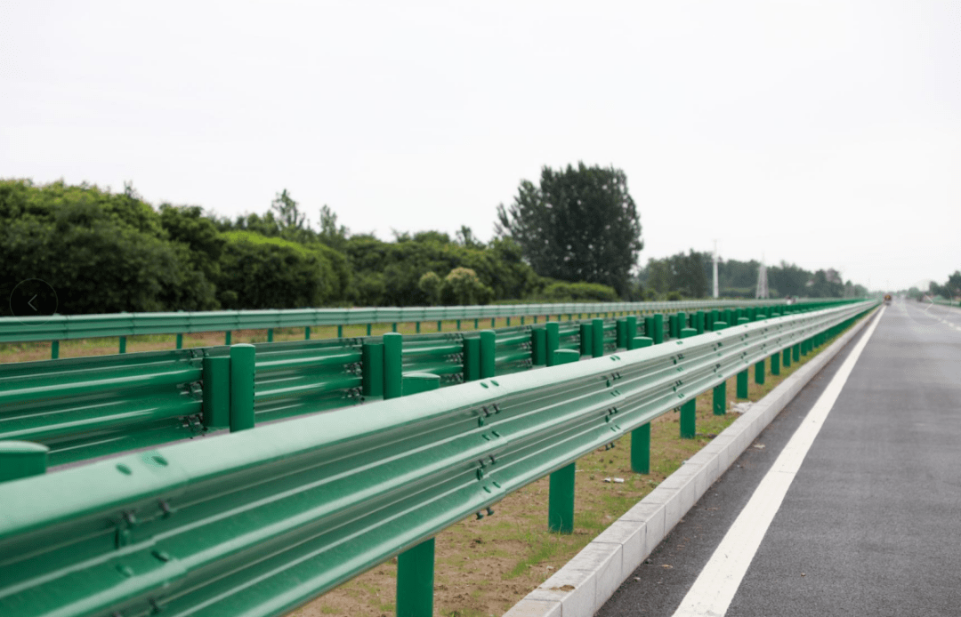 商柘快速路在进入商丘段之后,是与商丘的西环清凉寺大道相接,在西部