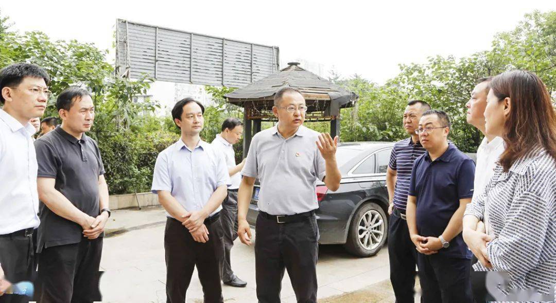段滨水街区综合提升工作青羊区委书记何勋:抓环境治理——陈志勇强调