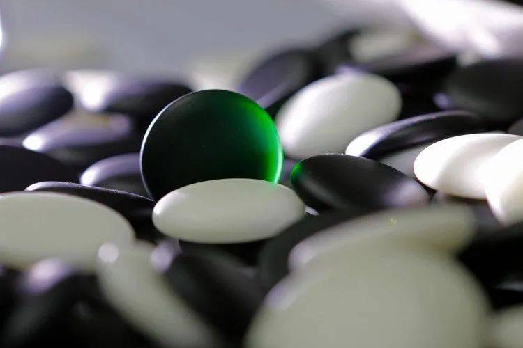 岁月围棋云子黑白世界中的昆明传奇