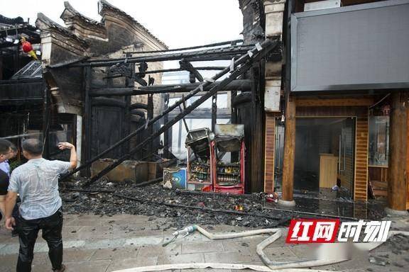 永顺芙蓉镇景区门口外围一民房发生火灾 无人员伤亡