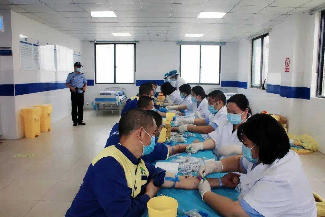 赵场街道群力社区,四川省金钟物业宜宾分公司对接,由汉王山监狱牵头