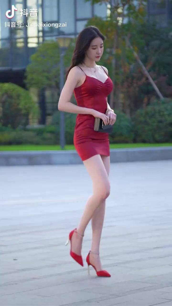 这一路跌跌撞撞都不怕就害怕走到尽头的时候看不到所想要的潘南奎街拍