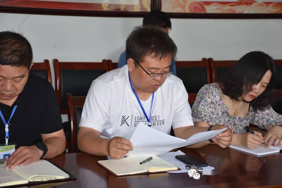 会上,党总支书记,校长刘平原传达学习市委书记戎华奎在全市强化思想